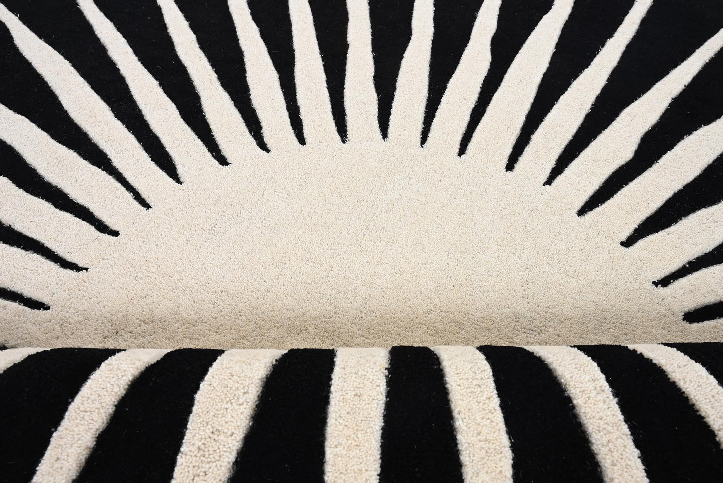 Modern Round Area Rug – Hand-Tufted with 100% NZ Wool